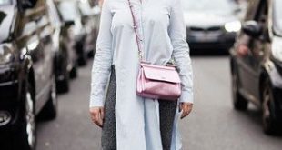 carolines mode blogger shirt metallic bag slit grey sweatpants pink