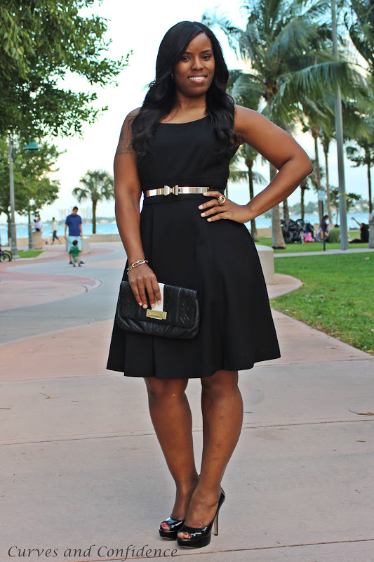 Style For Fashion: BLACK OUTFIT WITH A METALLIC BELT