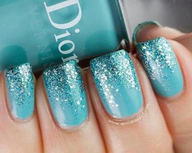 22 Pretty Party Nails Ideas For Christmas And New Year - Styleoholic