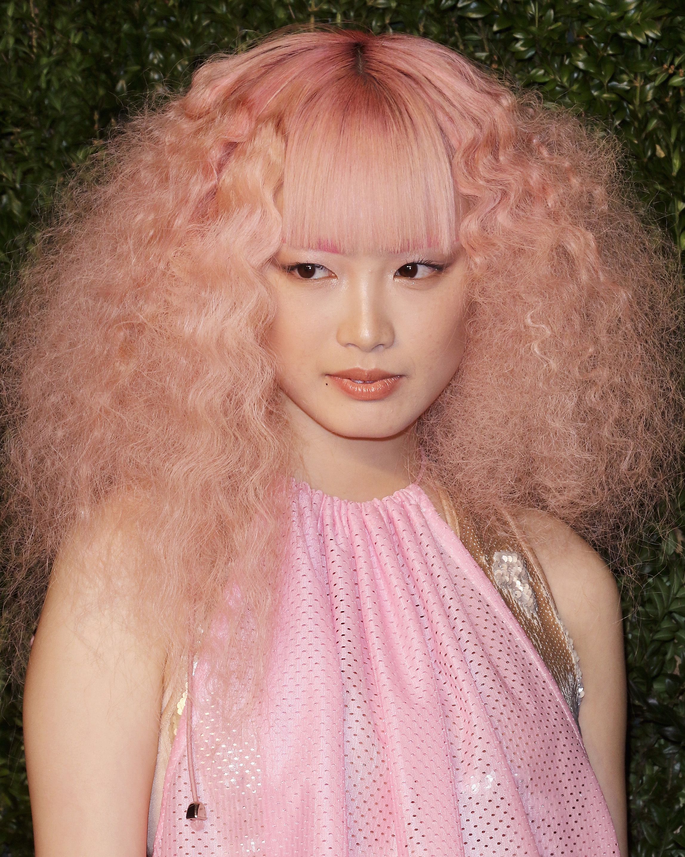 11 Pastel Pink Hair Pics For Your Next Candyfloss-Coloured 'Do