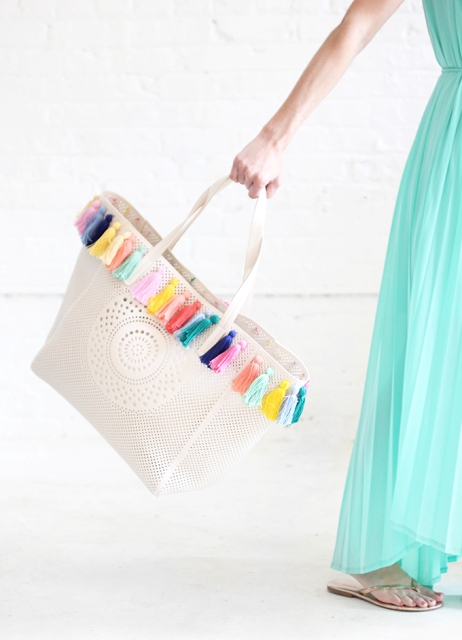 Lovely DIY Pastel Tassel Beach Bag - Styleoholic