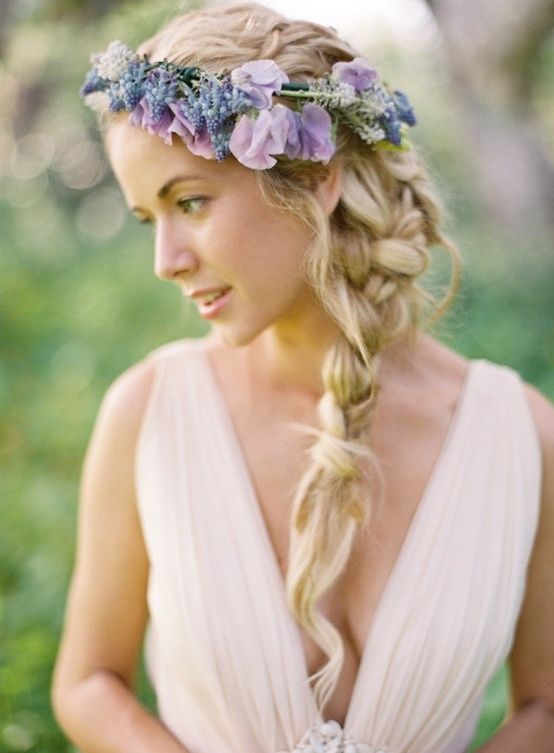 Trendy Must Have Hair Accessories for Spring: Flower Headband | All
