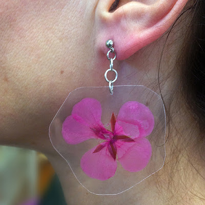 Picture Of DIY real flower earrings