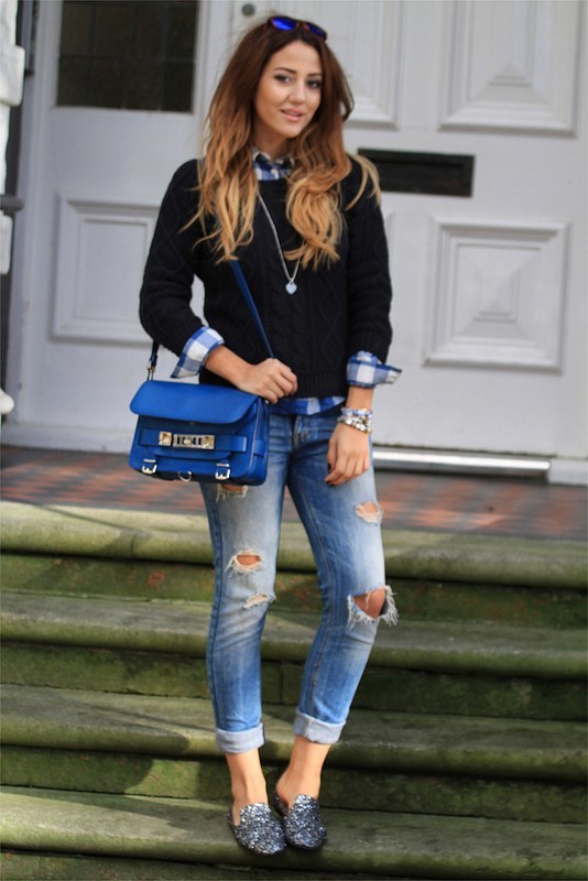 Outfits with Ripped Jeans-15 Ways to Wear Distressed Denims