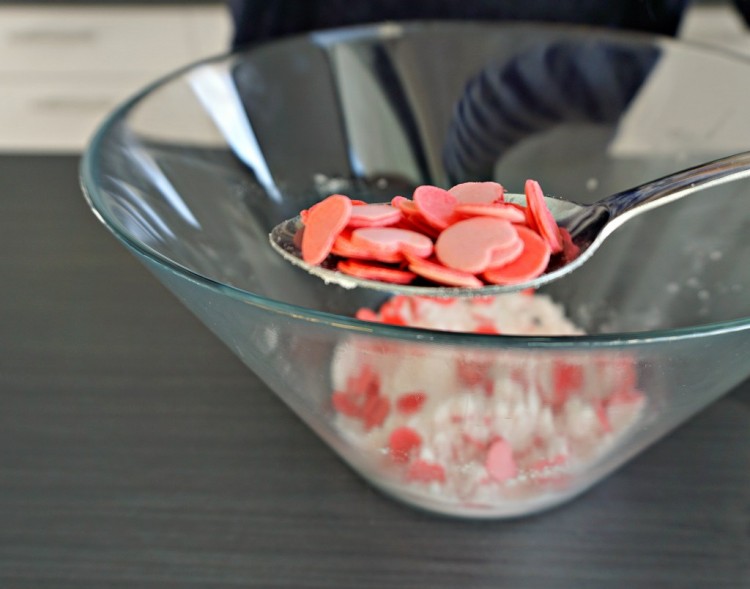 DIY Rose Petals And Heart Bath Bombs For Valentine's Day - Styleoholic