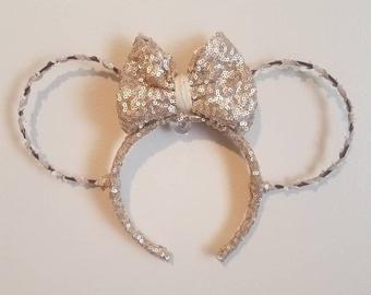 Wire sequin bow ears | Etsy