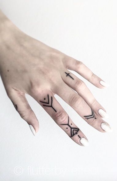 40+ Awesome Finger Tattoos for Men and Women | u2014 Tattoos ON Women