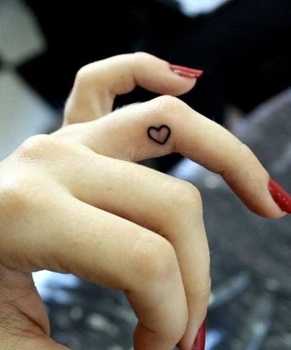 145+ Cute and Discreet Finger Tattoos Designs
