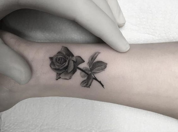 99 Gorgeous Unisex Rose Tattoo Designs That Redefine Sexiness