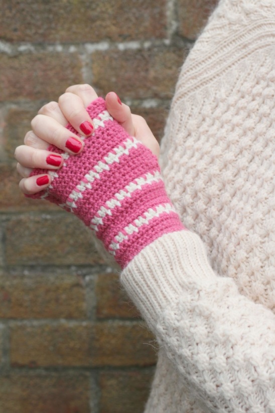 Spike Stitch Crochet Handwarmers by Claireabellemakes | Project