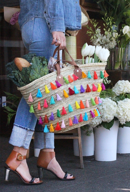 Picture Of Summer DIY Tassel Tote For Picnics 12