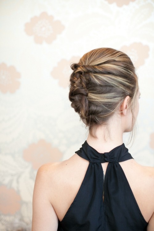 Sophisticated DIY Textured French Twist For Short Hair - Styleoholic
