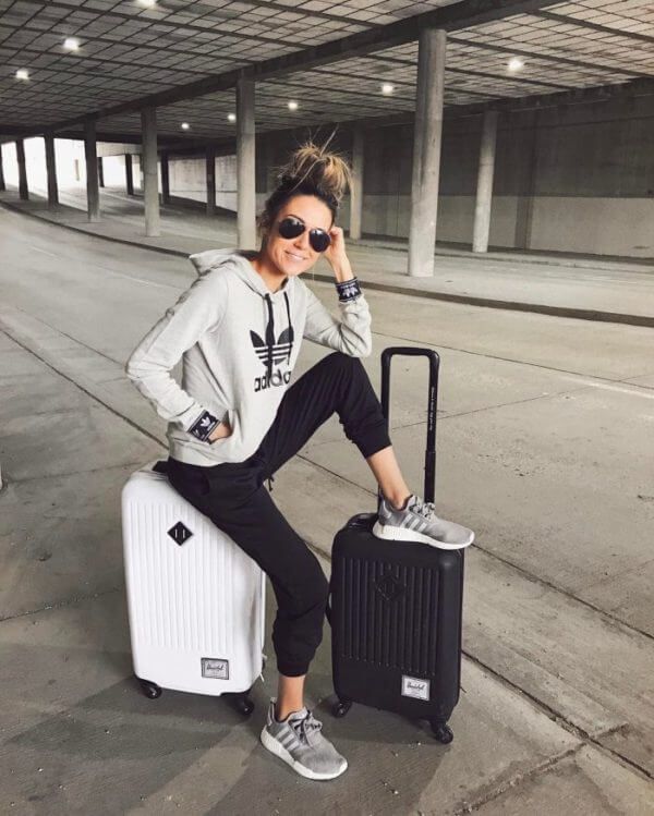 25 Trendy Airport Outfits to Make Traveling More Enjoyable | FASHION