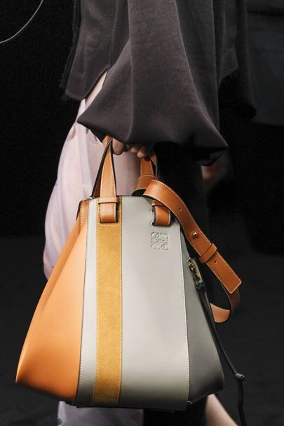 Loewe Autumn/Winter 2017 Ready to Wear | bags | Pinterest | Bags