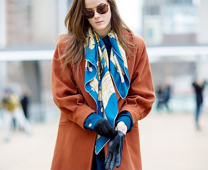 15 Ideas for How to Tie a Scarf This Fall | Who What Wear