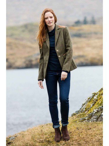 15 Best Tips on How to Wear Tweed Jacket for Women - FMag.com