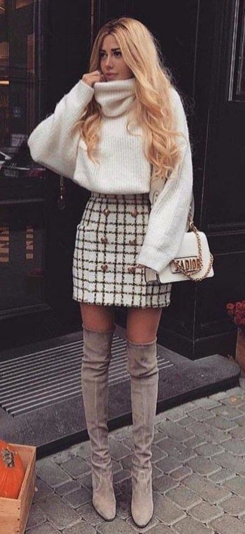 Best Fall Outfit Idea With A Tweed Skirt | Outfit Inspiration for