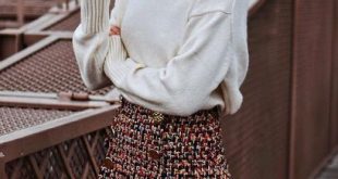 cozy fall outfit / white sweater and tweed skirt | Fashion Ideas