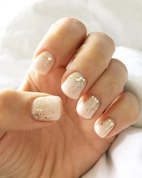 glittery gold wedding nail inspiration - EmmaLovesWeddings