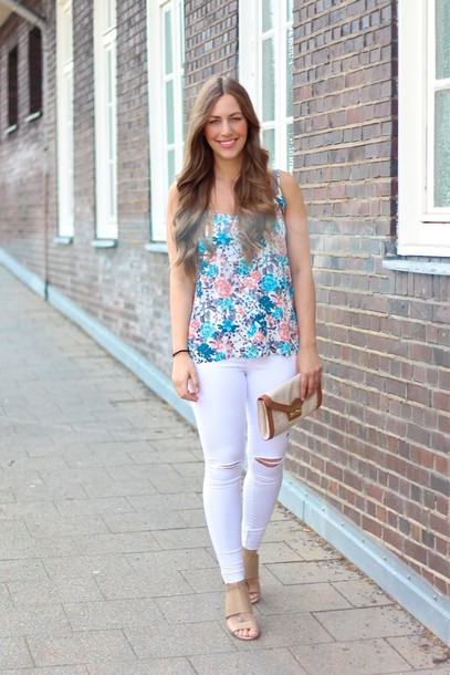 jeans, white jeans, ripped jeans, floral top, flower top, spring