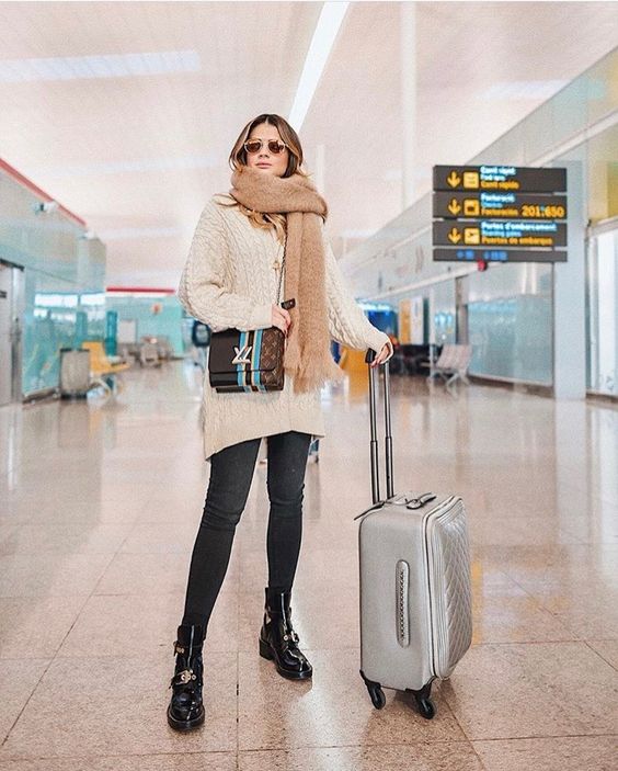15 Comfy Winter Airport Outfits For Girls - Styleoholic