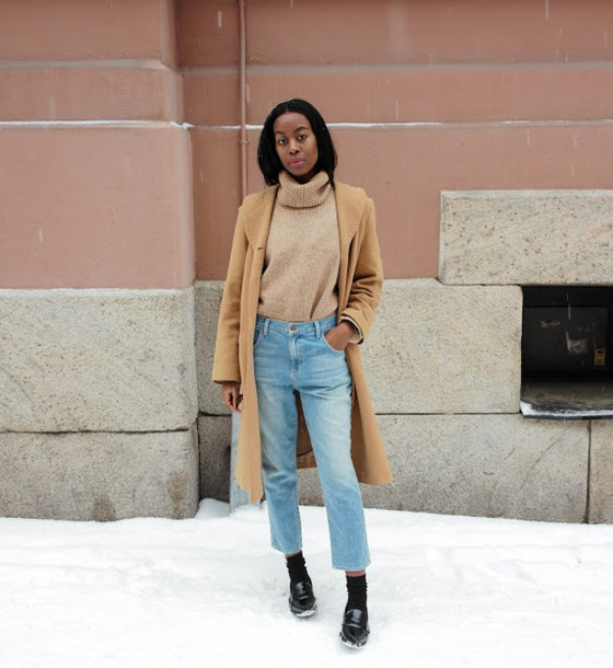 sylvie mus, blogger, cropped jeans, turtleneck, loafers, long coat