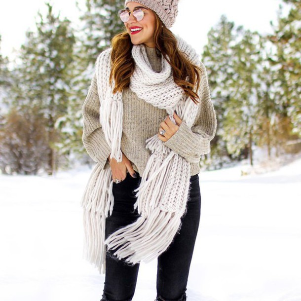 scarf, white scarf, tumblr, knitted scarf, sweater, grey sweater