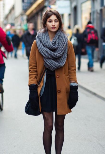 22 Cool Winter Outfits With Knitted Scarves - Styleoholic