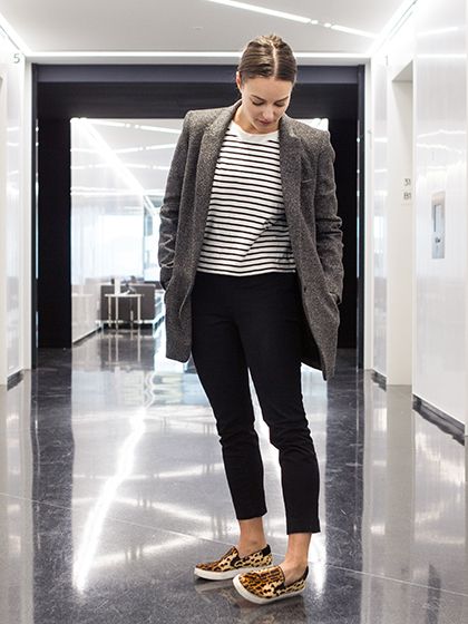 How to Wear Sneakers to Work | Clothes | Sneakers to work, How to