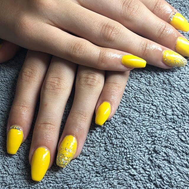 50 Gorgeous Yellow Acrylic Nails to Spice Up Your Fashion in 2019